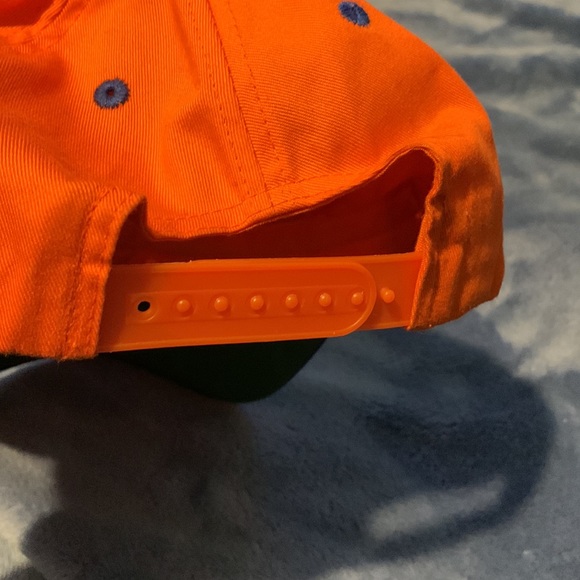 One Size Old School Cleveland Cavaliers hat - Picture 2 of 3